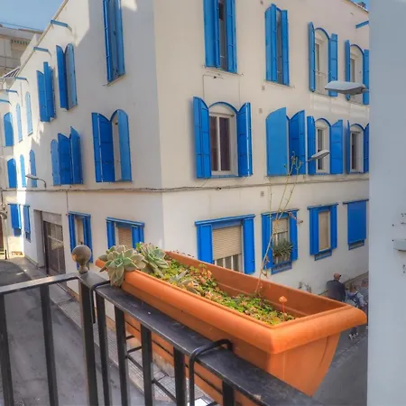 Center Family By Hello Homes *