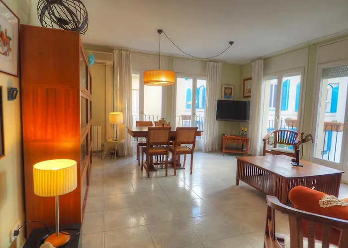 Center Family By Hello Homes * Sitges