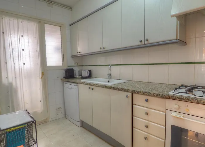 Center Family By Hello Homes