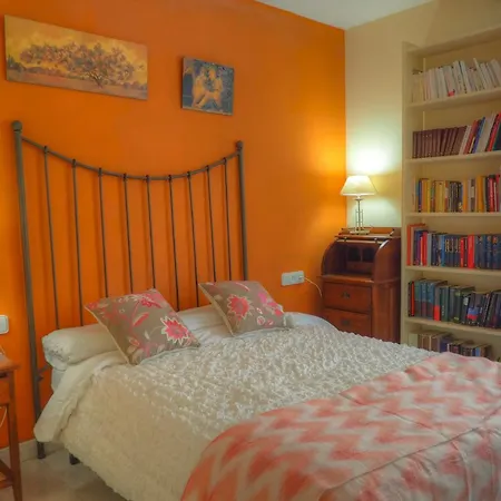 Center Family By Hello Homes