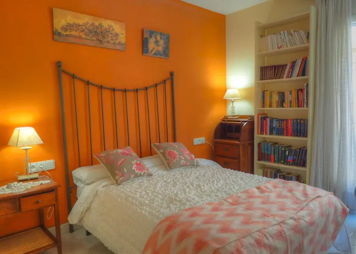 Center Family By Hello Homes